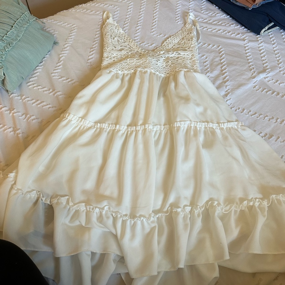 White dress tie back